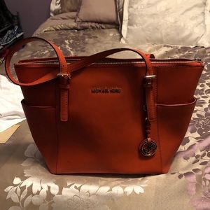 Michael Kors Jet Set Tote